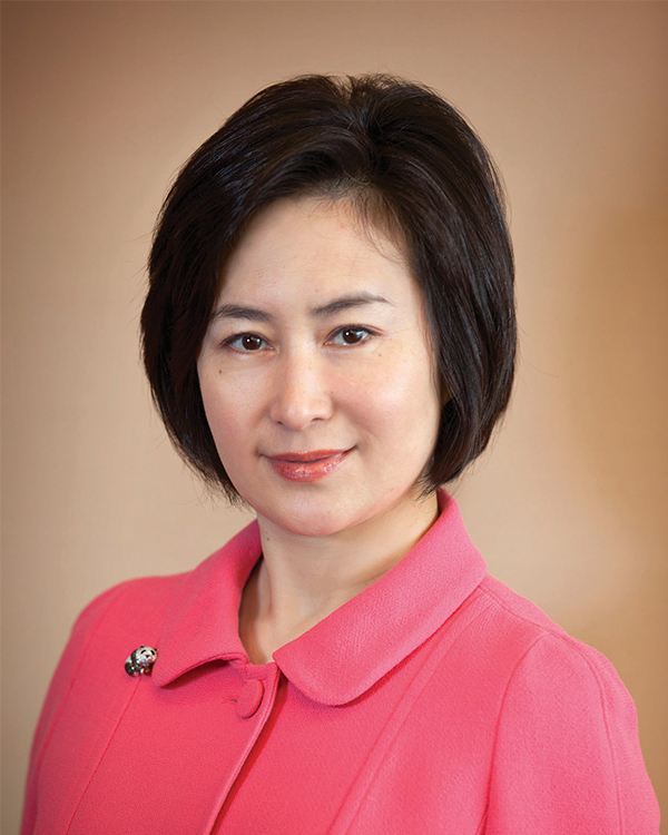 何超琼女士
